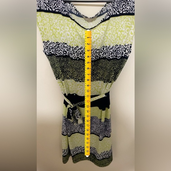 ✨Banana Republic Short Sleeve Green Cheetah Print Dress Size L - Picture 10 of 10